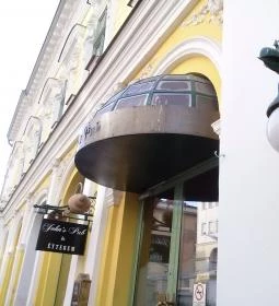 John's Pub & Restaurant