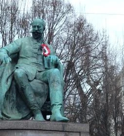 Jókai Mór szobor - Jókai tér