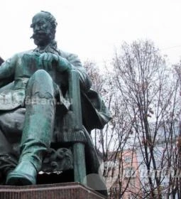 Jókai Mór szobor - Jókai tér