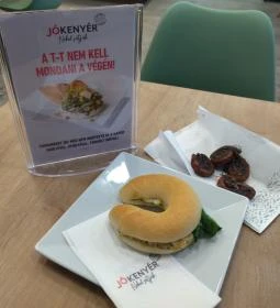 Jókenyér - Móricz Zsigmond körtér