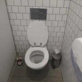 Jónás Craft Beer & Food Budapest - Mosdó