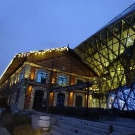 Jónás Kézműves Sörház - Bálna Budapest - Külső kép