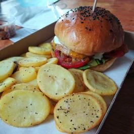 Jónás Kézműves Sörház - Bálna Budapest - Étel/ital