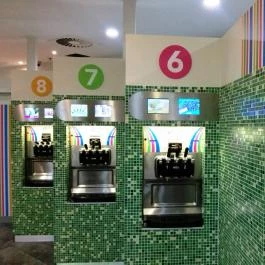 Jono Yogo Önkiszolgáló Frozen Yogurt Bár - WestEnd City Center, Budapest - Belső