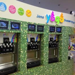 Jono Yogo Önkiszolgáló Frozen Yogurt Bár - Árkád Budapest - Belső