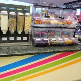 Jono Yogo Önkiszolgáló Frozen Yogurt Bár - Árkád Budapest - Belső