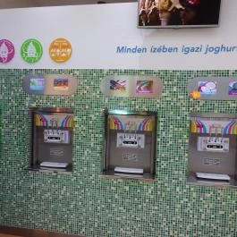 Jono Yogo Önkiszolgáló Frozen Yogurt Bár - Auchan Budaörs - Belső