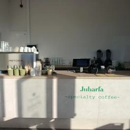 Juharfa Specialty Coffee Székesfehérvár - Belső