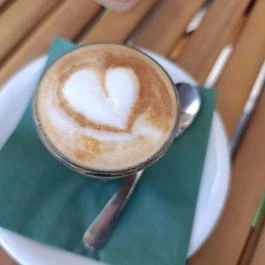 Juharfa Specialty Coffee Székesfehérvár - Étel/ital