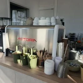 Juharfa Specialty Coffee Székesfehérvár - Étel/ital