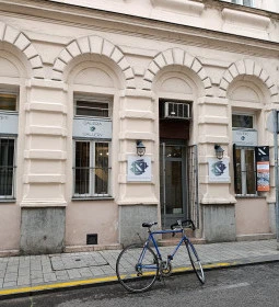 K Galéria Kortárs Képzőművészeti Kiállítótér