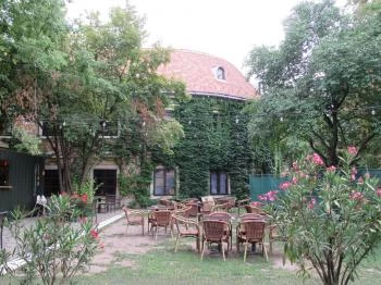 Kabar Kert Borbár - Selyemgombolyító Gourmet Garden Budapest