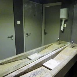 Kadarka Borbár & Borkereskedés Budapest - Mosdó