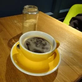 Kaffeine Espresso Bar - Lövőház utca Budapest - Étel/ital