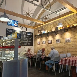 Kajaszünet Falóka Hercegprímás, Budapest - Belső