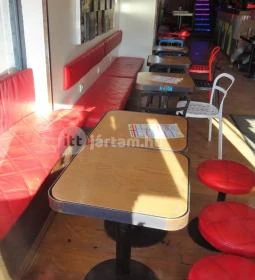 Kakas Plusz - Deák Ferenc tér