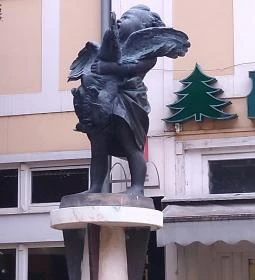 13. legjobb látnivaló: Kakasos fiú