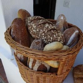 Kalácsos Pékség Hollókő - Étel/ital