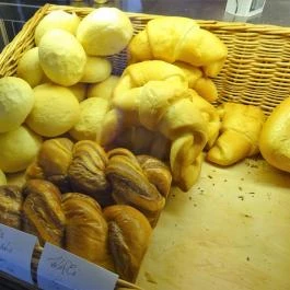 Kalácsos Pékség Hollókő - Étel/ital