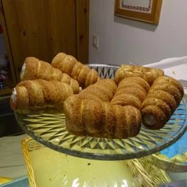 Kalácsos Pékség Hollókő - Étel/ital