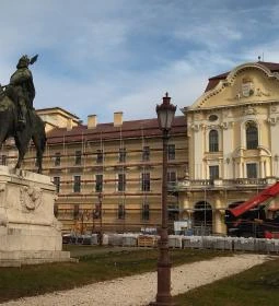 12. legjobb látnivaló: Kálmán herceg szobra