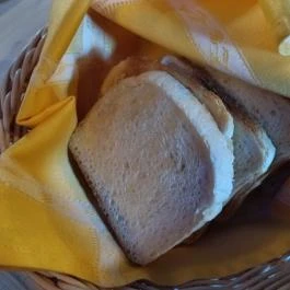 Kalóz Fregatt Étterem Tata - Étel/ital