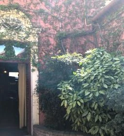 Kalóz Fregatt Étterem