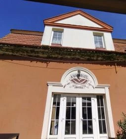 Kalóz Fregatt Panzió 