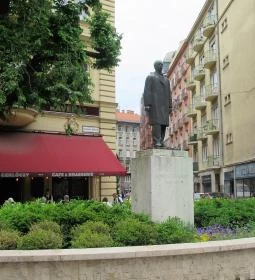 Kamermayer Károly szobra