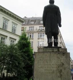 Kamermayer Károly szobra