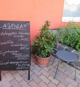 Kami Kisvendéglője