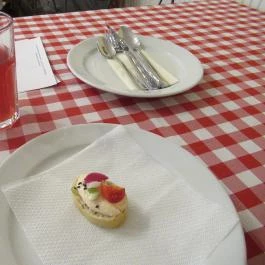 Kami Kisvendéglője Budapest - Étel/ital