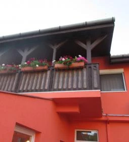 Kami Kisvendéglője