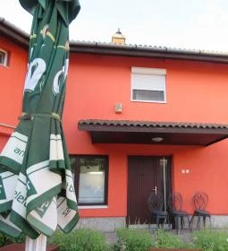 Kami Kisvendéglője