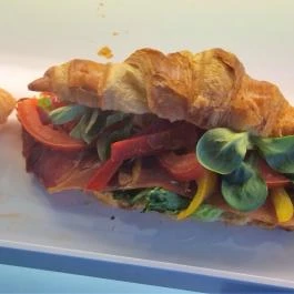 Kantinetta Café Budapest - Étel/ital