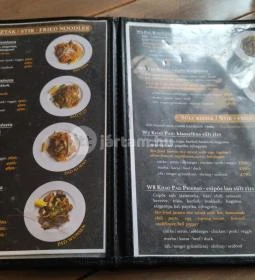 Kao Niaw Ping Kai Restaurant