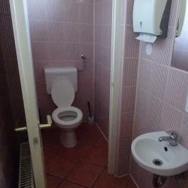 Kapitány Cukrászda Kiskunlacháza - Mosdó