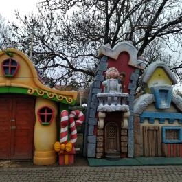 Karácsonyház, Gödöllő - Egyéb