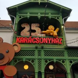 Karácsonyház, Gödöllő - Egyéb