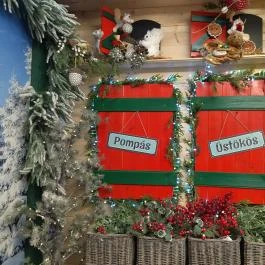 Karácsonyház, Gödöllő - Egyéb