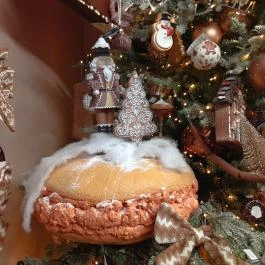 Karácsonyház, Gödöllő - Egyéb