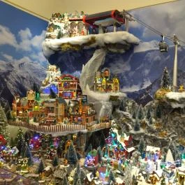 Karácsonyház, Gödöllő - Egyéb