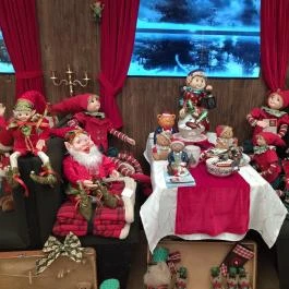 Karácsonyház, Gödöllő - Egyéb