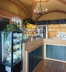 Karnevál Kávéház és Gasztrobár