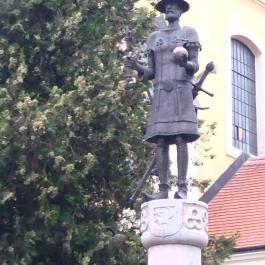 Károly Róbert-szobor, Gyöngyös - Egyéb