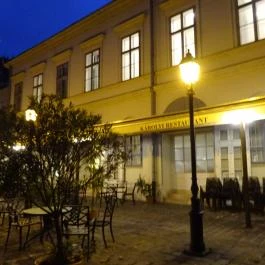 Károlyi Étterem & Kávéház Budapest - Külső kép