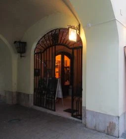 Kárpátia Borház Szaküzlet