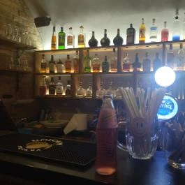 Katakomba - Drink & Darts Budapest - Étel/ital