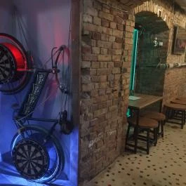 Katakomba - Drink & Darts Budapest - Belső