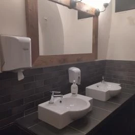 Katakomba - Drink & Darts Budapest - Mosdó